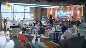 屏風(fēng)職員辦公桌 守護(hù)員工健康，提升工作效率的智能選擇